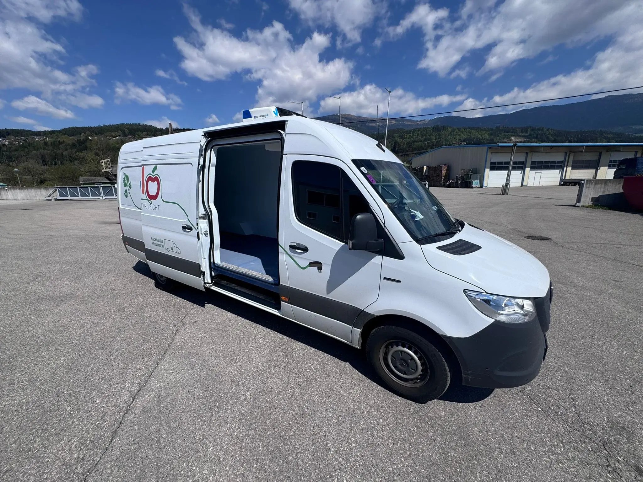 Mercedes eSprinter L2H2 RWD_1