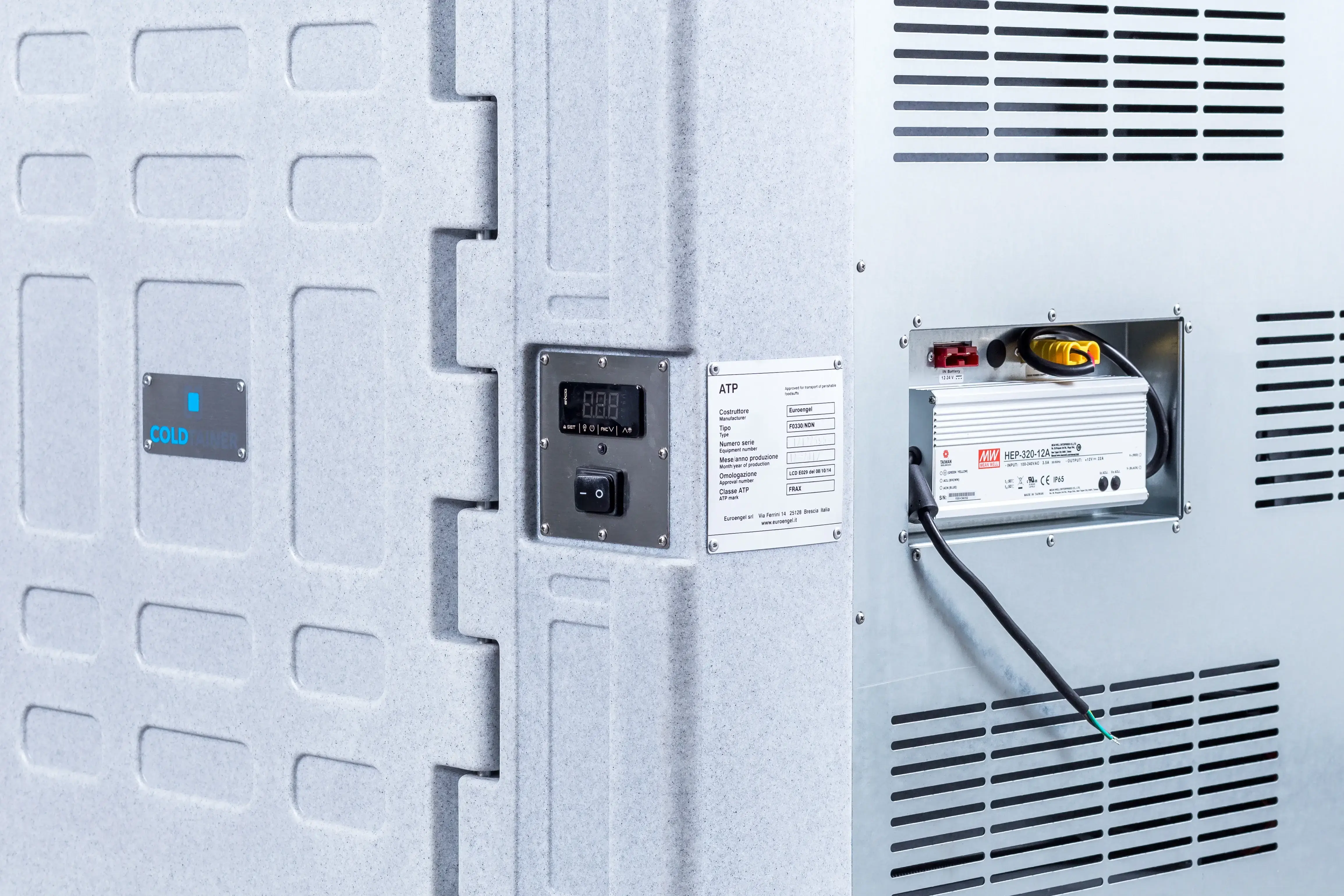 Cold_Cube_F0330_power_supply_dett