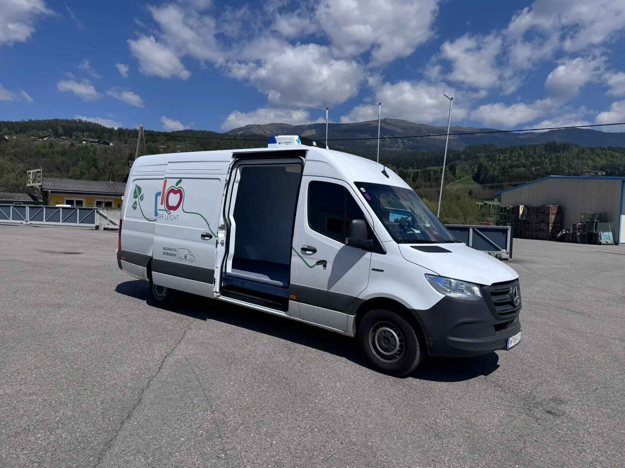 Mercedes eSprinter L2H2 RWD_4