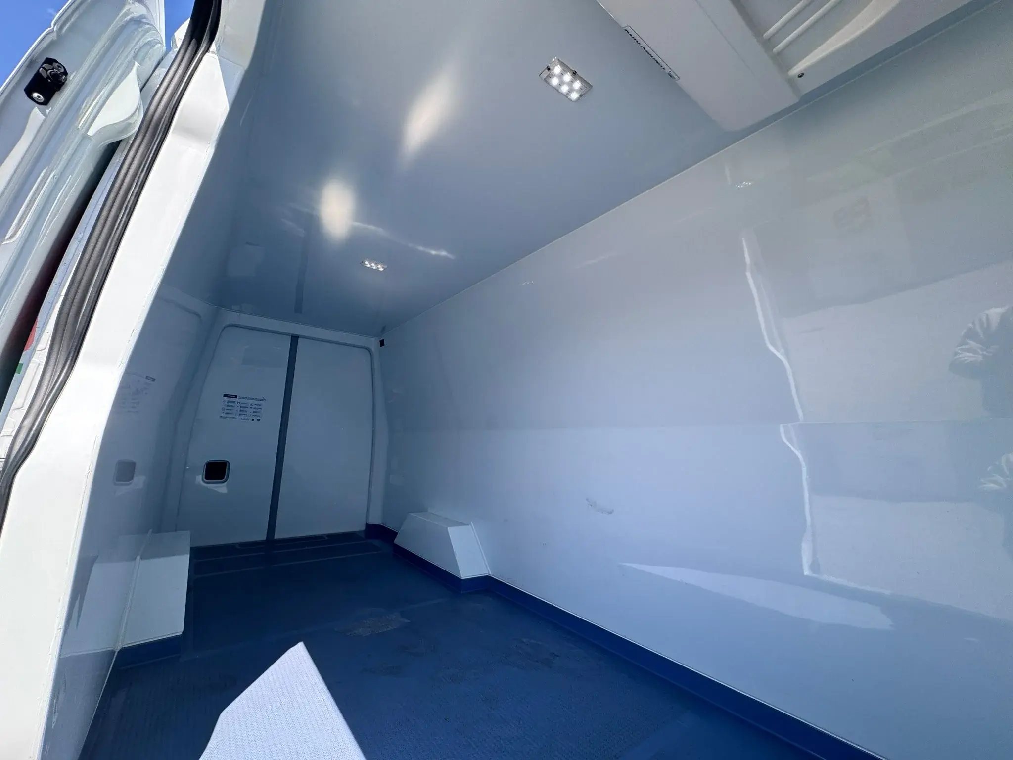 Mercedes eSprinter L2H2 RWD_6