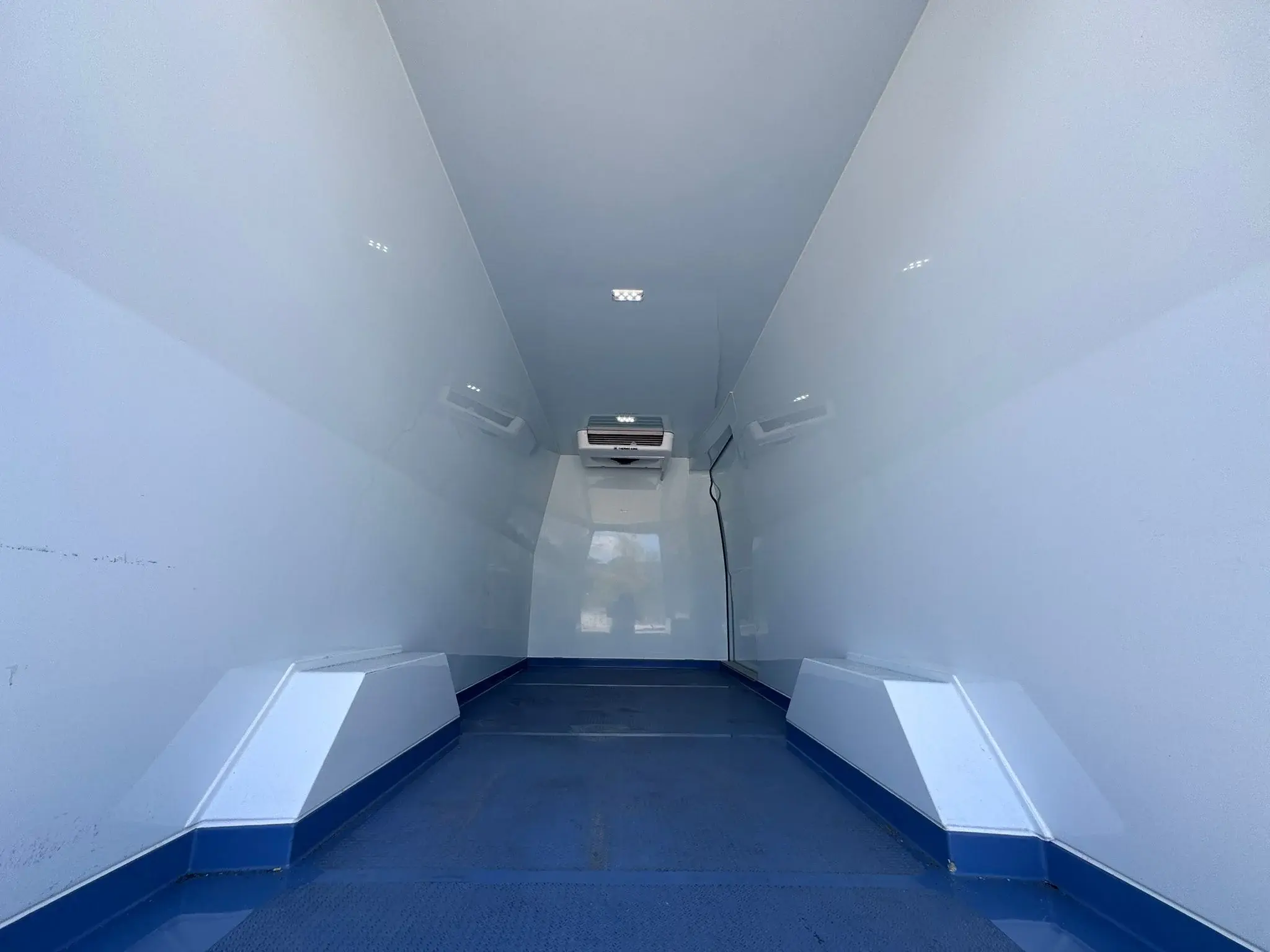 Mercedes eSprinter L2H2 RWD_9